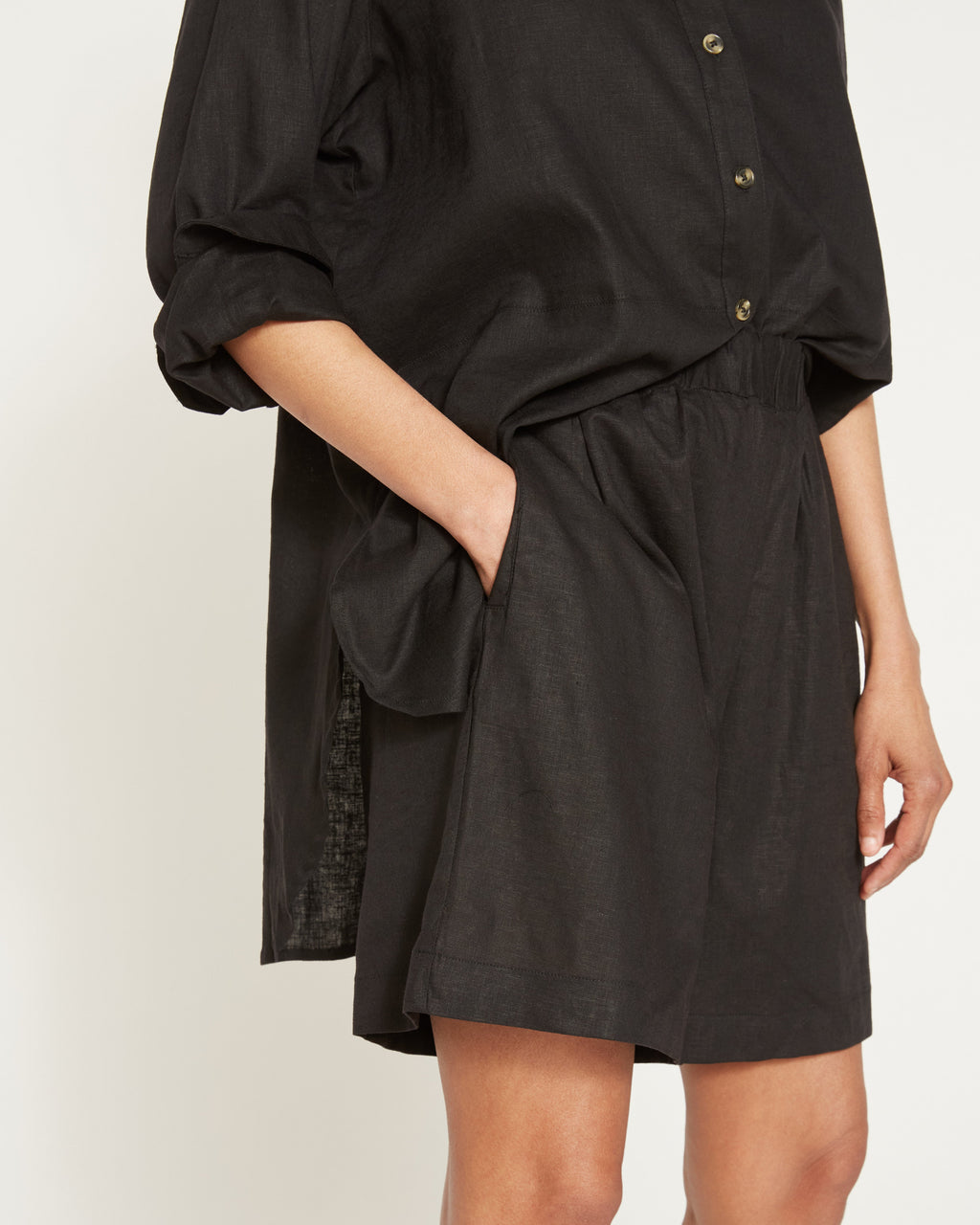 Juniper Linen Easy Pull-On Shorts - Black
