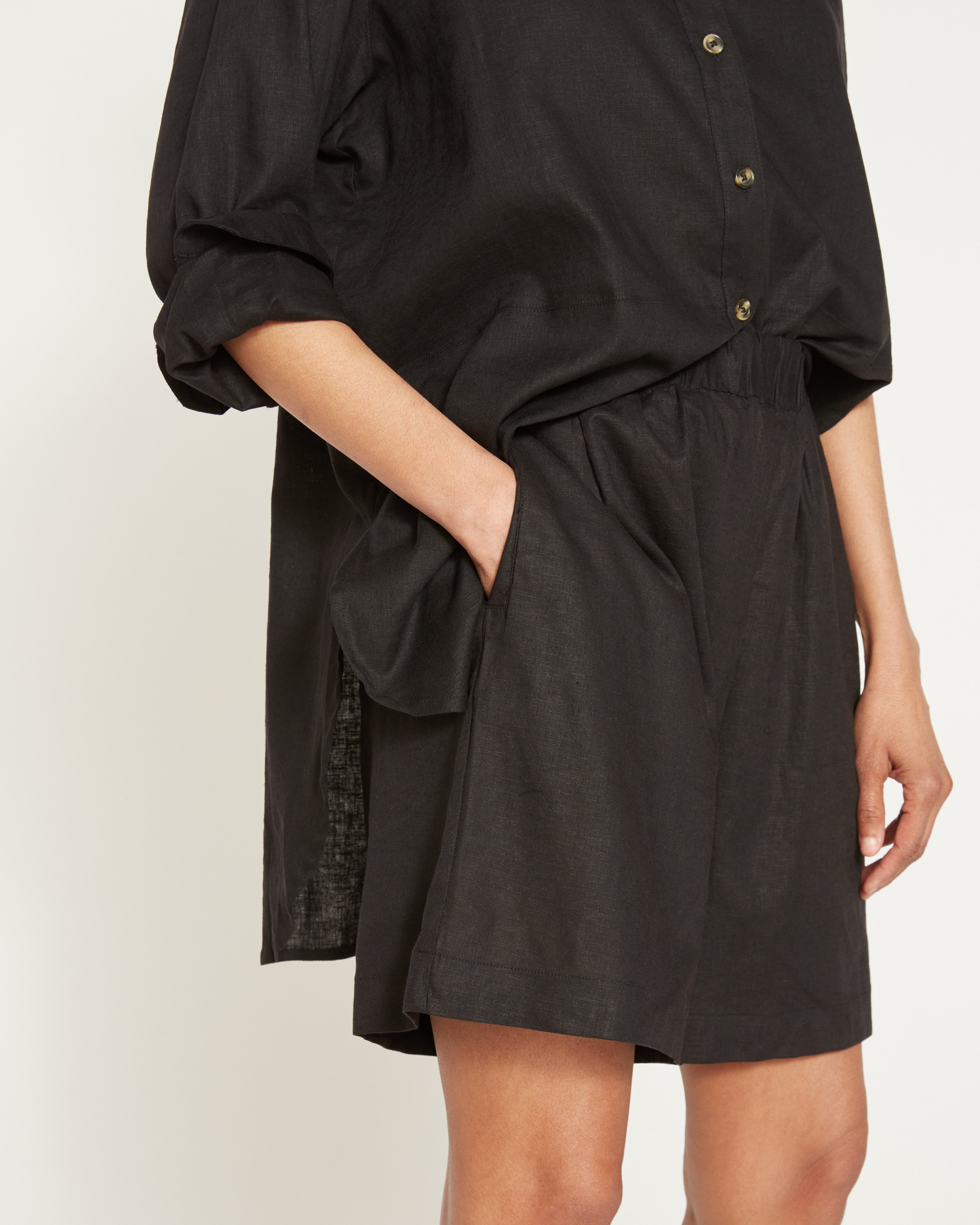 Juniper Linen Easy Pull-On Shorts - Black